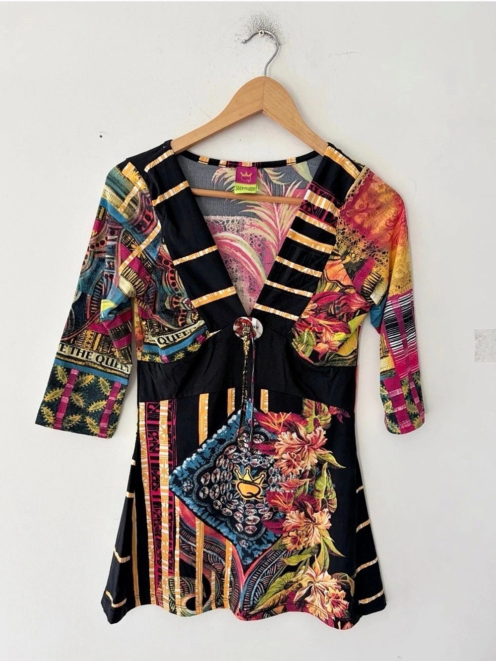 Save The Queen Abstract Long Sleeve V-neck Tunic Blouse Size M